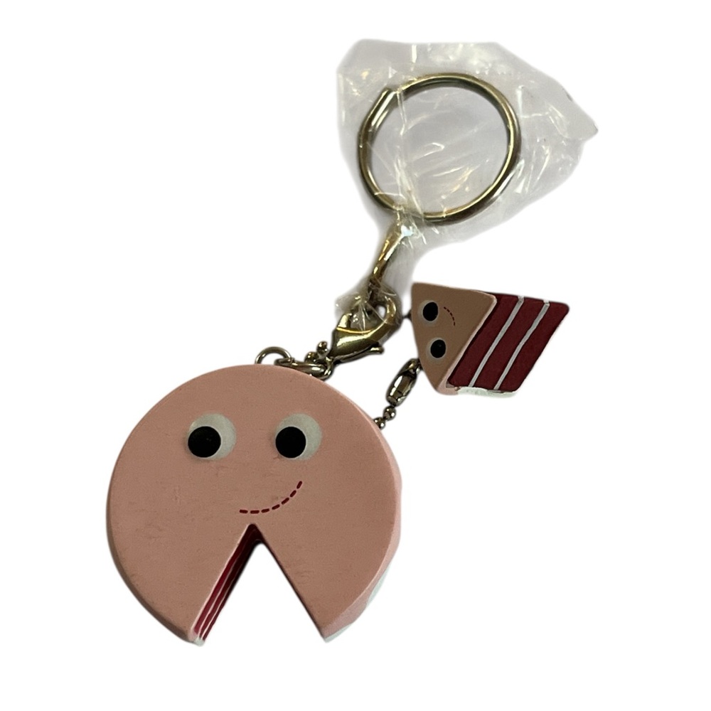 NWOT Kidrobot Red Carpet Ruby Rose Velvet Cake Keychain